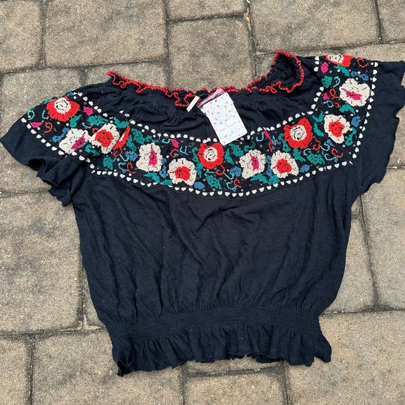 NWT Free People off the shoulder embroidered top - Picture 3 of 9